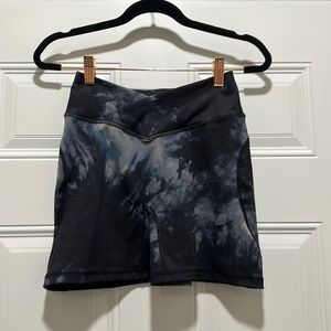 Alphalete Surface Shorts Black Oil Stain Crossover Waist